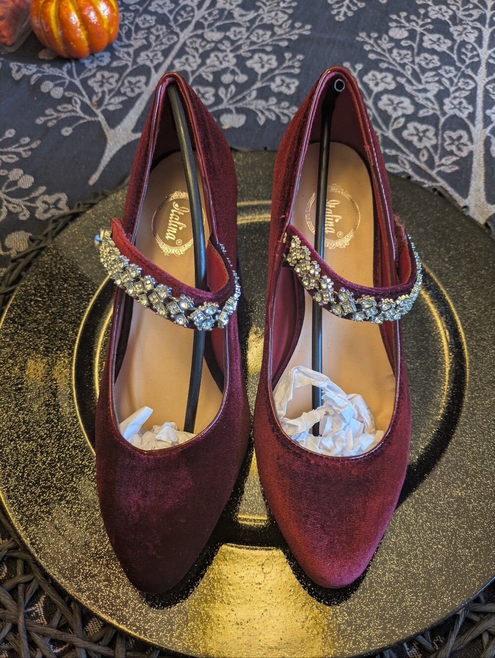 NWOT Italian Burgundy Velvet Heels Size 6